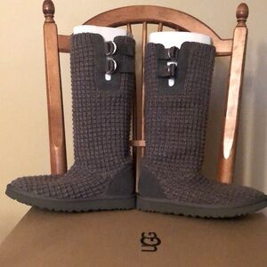 NEW UGG Classic Solene Tall boots 1 pair of boots 2 great looks Wear up or fold